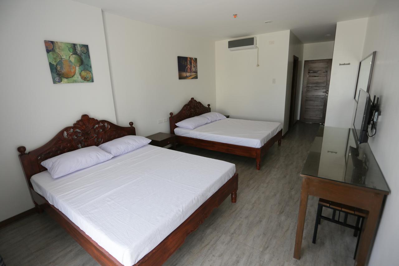Northwood Hotel Alaminos Exterior photo