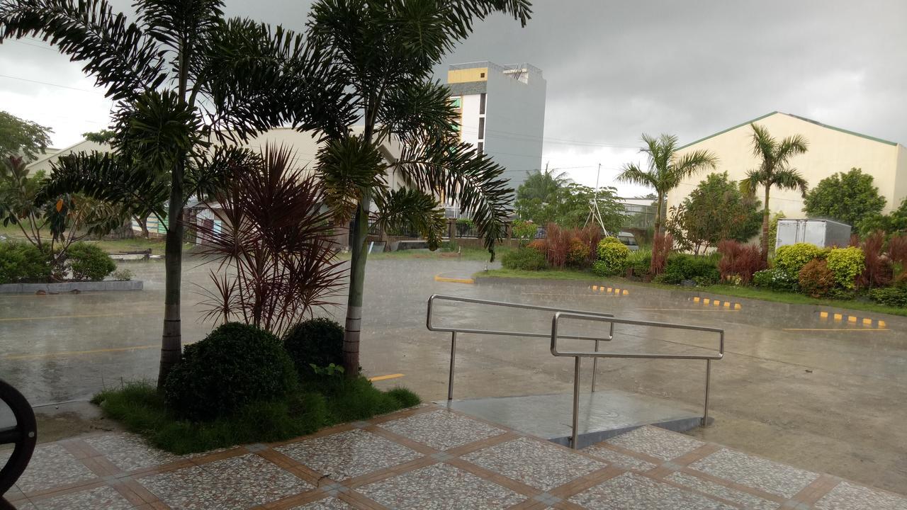 Northwood Hotel Alaminos Exterior photo