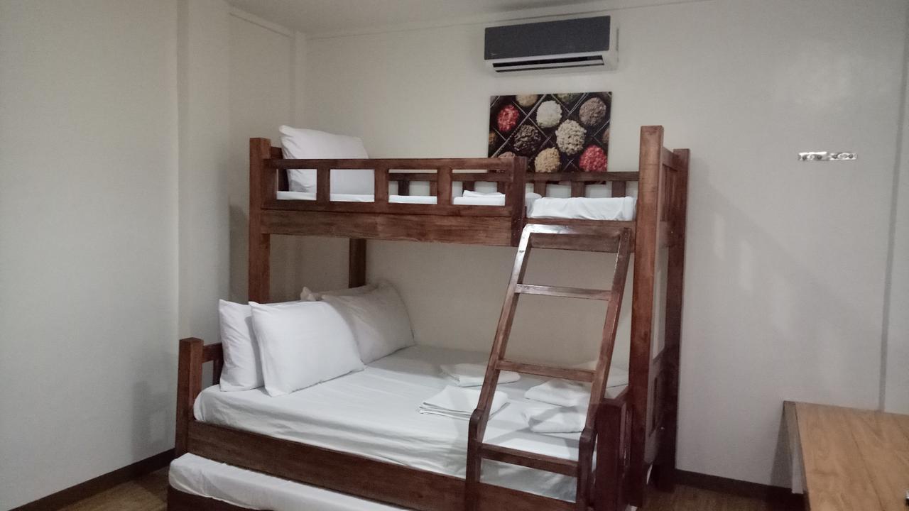 Northwood Hotel Alaminos Exterior photo